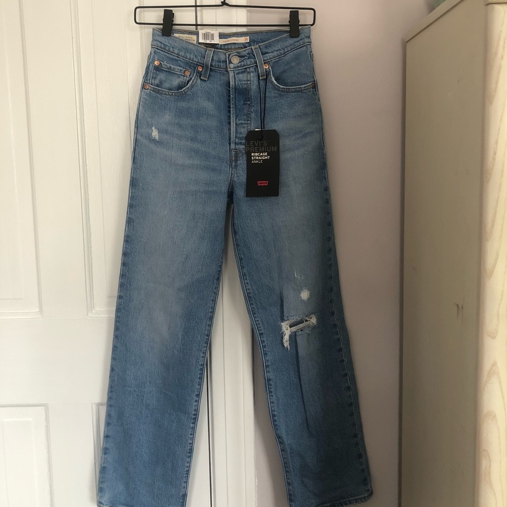 NWT Levi's Ribcage Straight Ankle Jeans